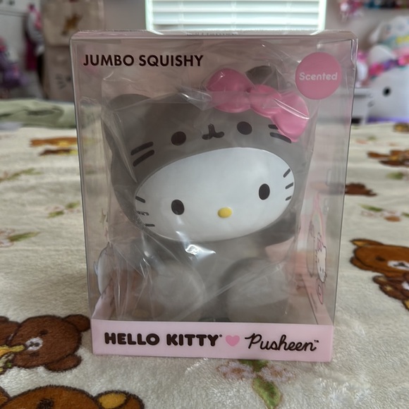 HELLO KITTY X PUSHEEN JUMBO SCENTED SQUISHY NIB - Picture 2 of 9